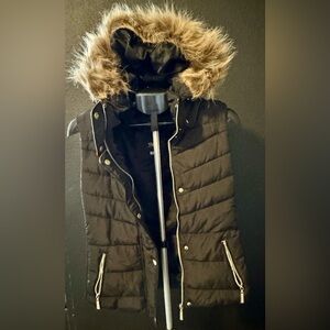 YMI Black Quilted Hooded Puffer Vest with Faux Fur Trim